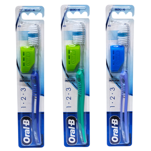Зубна щітка середньої жорсткості ORAL-B spazz.indicator md40 1545 фото